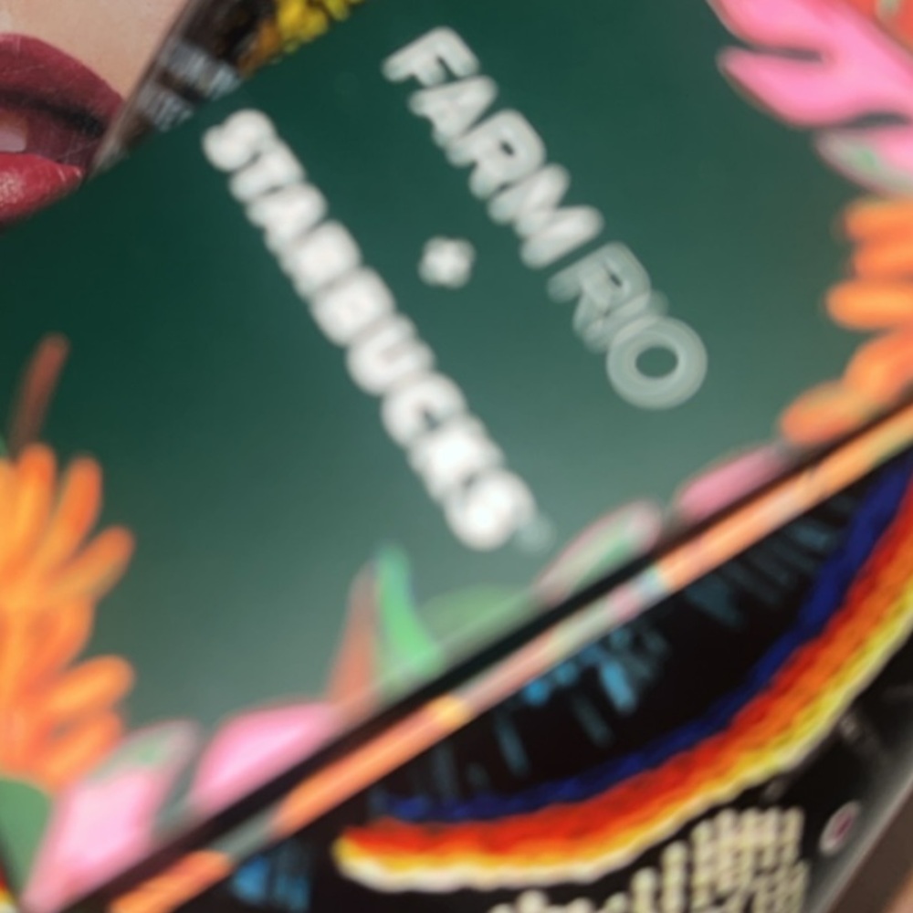 π¦πΉπ¦β’ 𫦠Farm Rio x Starbucks π«¦β’ π§π»ββοΈ π¦π§π»ββοΈ - Picture 3 of 12